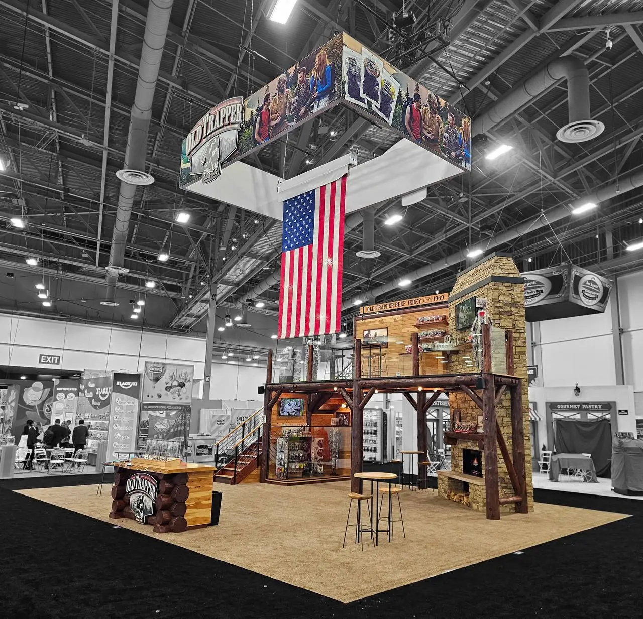 Old Trapper 40×30 lodge booth