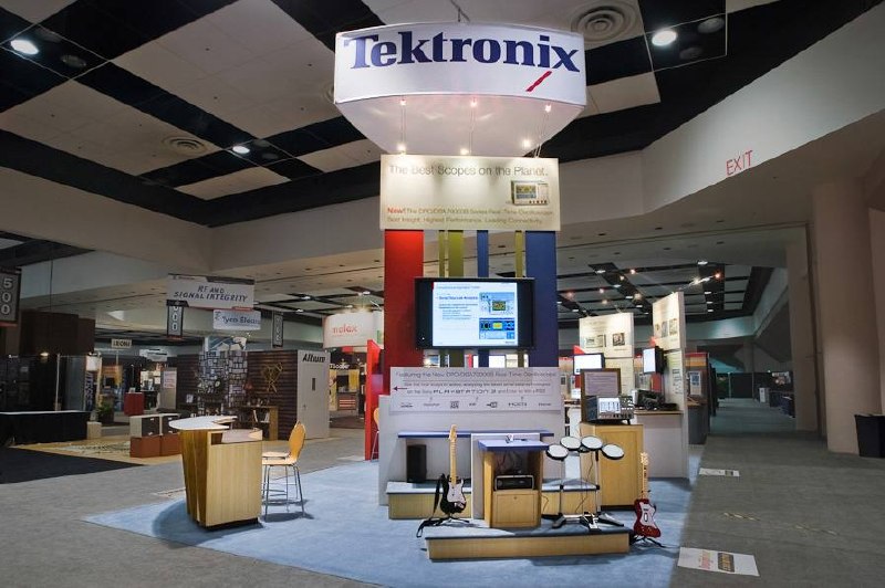 Tektronix overhead branding at DesignCon 2010